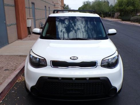 Used 2015 Kia Soul FWD image 2