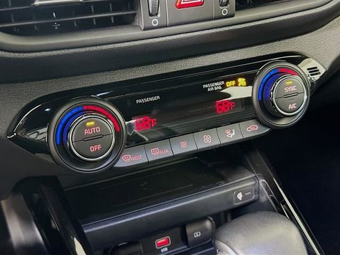 Used 2024 Kia Forte GT-Line w/ GT-Line Premium Package image 19