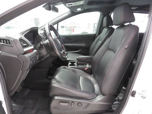 Used 2023 Honda Odyssey Sport image 18