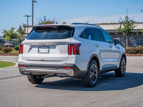 New 2026 Kia Sorento S w/ S Panoramic Sunroof Package image 4