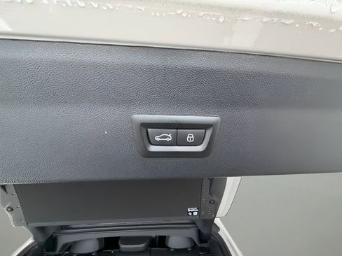 Used 2024 BMW X4 M40i w/ Premium Package image 36