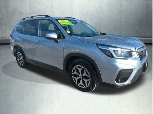 Used 2021 Subaru Forester Premium image 8