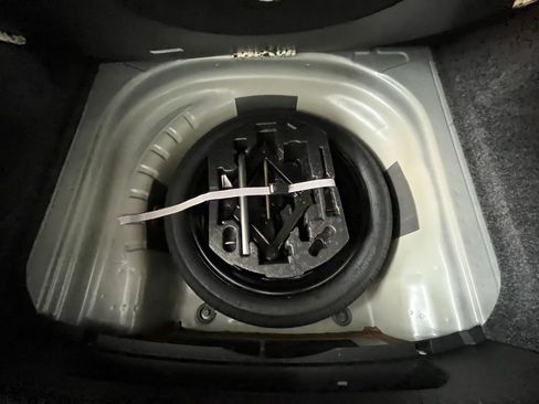 Certified 2025 Volkswagen Jetta Sport image 29