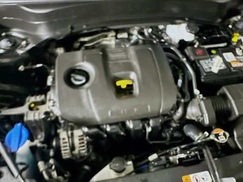 Used 2025 Kia Seltos S image 32