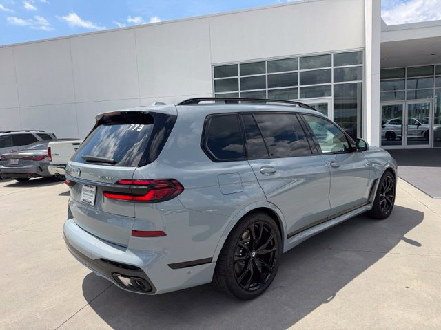 Used 2026 BMW X7 xDrive40i w/ M Sport Package AWD/4WD image 6