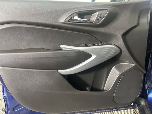 Used 2024 Chevrolet Trax LS w/ LS Convenience Package FWD image 17