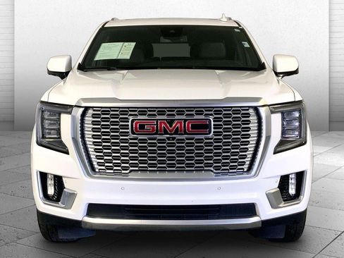 Used 2023 GMC Yukon Denali AWD/4WD image 2