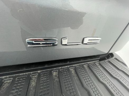 New 2026 GMC Sierra 1500 SLE image 9