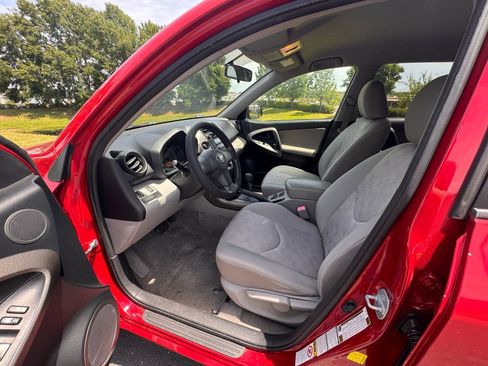 Used 2011 Toyota RAV4 4WD w/ Base L4 Extra Value Pkg image 29