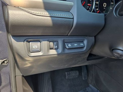 Used 2021 GMC Acadia Denali w/ Denali Technology Package FWD image 21