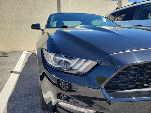 Used 2016 Ford Mustang Coupe image 6