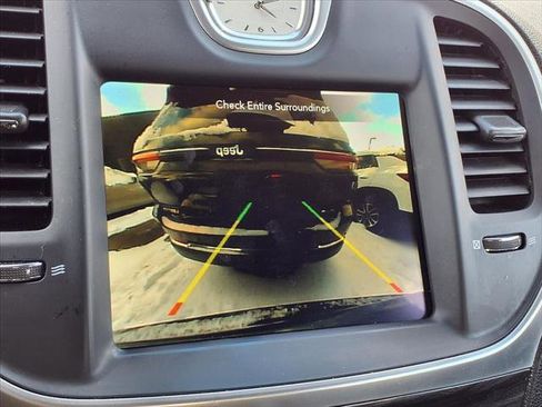 Certified 2020 Chrysler 300 Touring L w/ 300 Premium Group image 37