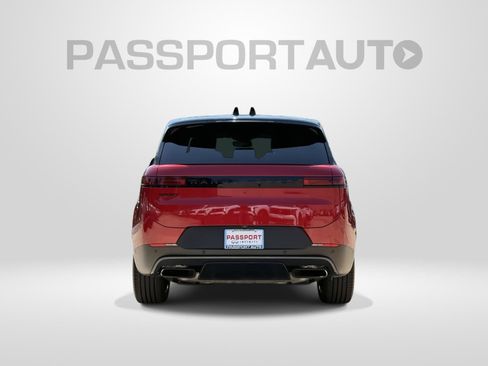 Used 2025 Land Rover Range Rover Sport SE AWD/4WD image 5