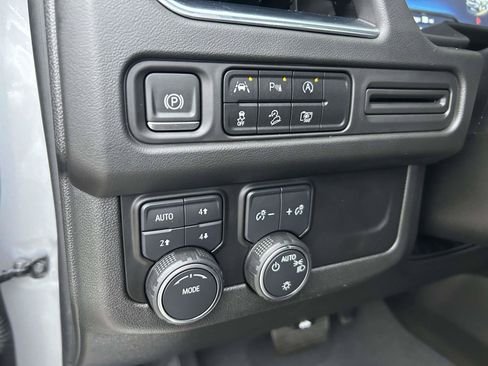 Used 2023 Chevrolet Tahoe Z71 w/ Luxury Package AWD/4WD image 21