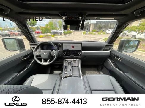 Used 2025 Lexus GX 550 w/ Accessory Package (2T) AWD/4WD image 14