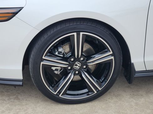 Certified 2025 Honda Accord Sport image 11