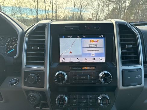 Used 2019 Ford F150 Lariat w/ Equipment Group 502A Luxury image 14