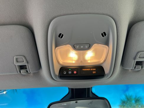 Used 2022 Chevrolet Bolt LT w/ Infotainment Package image 38