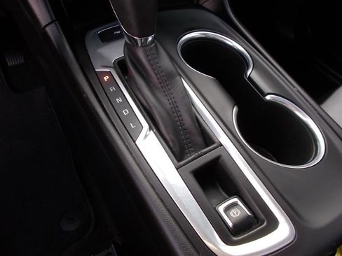 Used 2018 Chevrolet Equinox Premier image 30