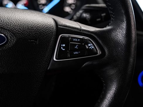 Used 2019 Ford Escape Titanium AWD/4WD image 16
