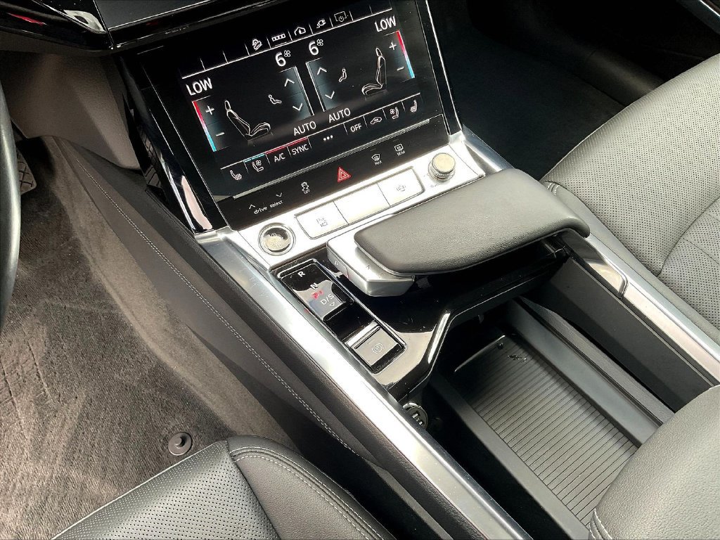Used 2024 Audi Q8 e-tron Premium Plus w/ Premium Plus Package AWD/4WD image 19