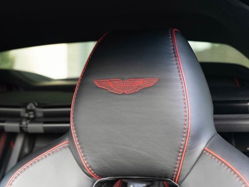 Used 2016 Aston Martin DB9 GT image 5