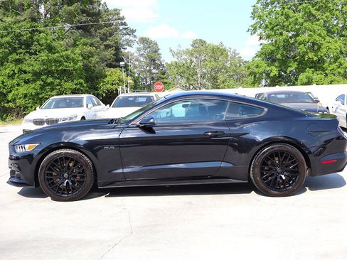 Used 2017 Ford Mustang GT w/ GT Performance Package RWD image 4