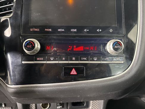 Used 2020 Mitsubishi Outlander SEL image 14