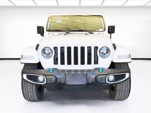 Used 2023 Jeep Wrangler Unlimited Sahara image 2