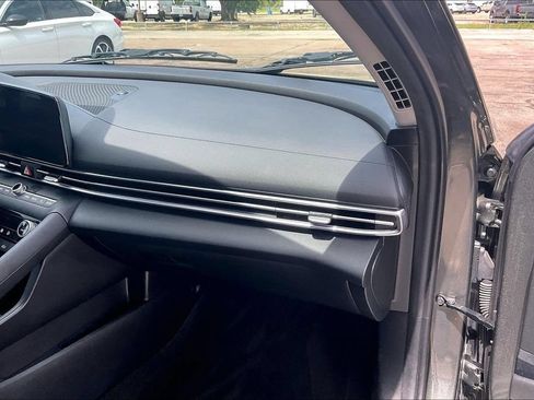Used 2024 Hyundai Elantra SEL FWD image 22