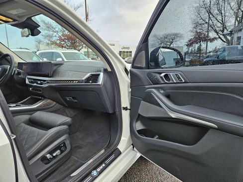 Used 2024 BMW X7 xDrive40i w/ Executive Package image 10