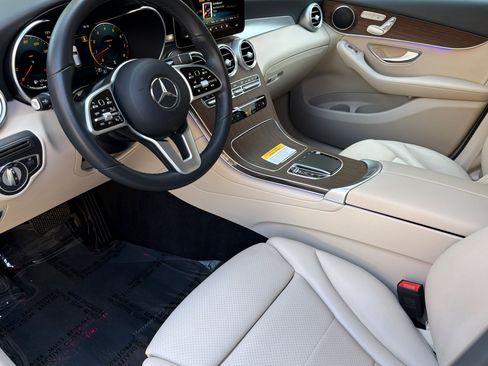 Used 2022 Mercedes-Benz GLC 300 image 9