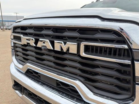 New 2026 RAM 2500 Big Horn AWD/4WD image 6