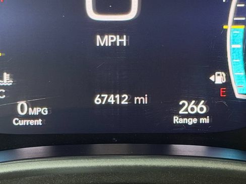 Used 2024 Chrysler Pacifica Touring-L FWD image 19