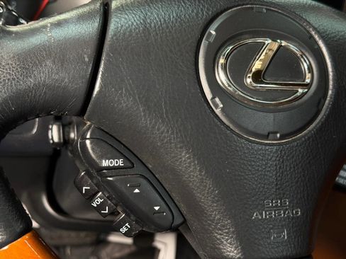 Used 2004 Lexus SC 430 Convertible RWD image 25