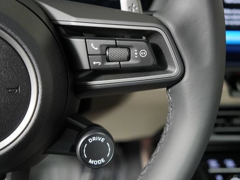 Certified 2025 Porsche 911 Carrera RWD image 30