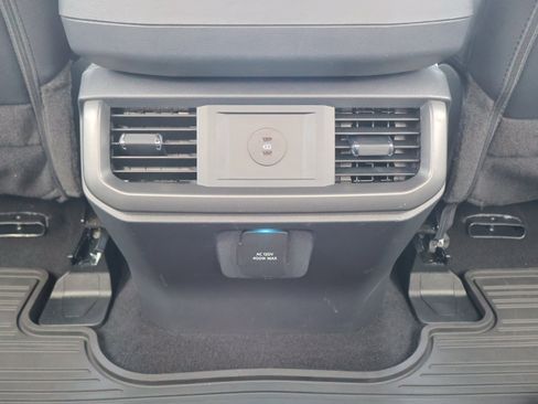 Used 2025 Ford F150 Lariat w/ Equipment Group 501A Mid image 26