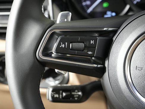 New 2026 Porsche Macan image 24