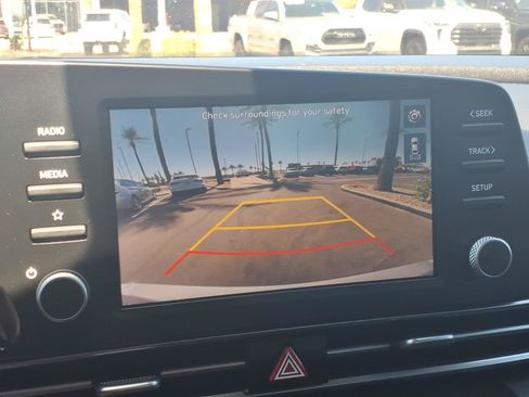 Used 2023 Hyundai Elantra Blue FWD image 17