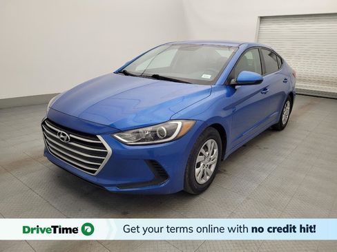 Used 2017 Hyundai Elantra SE image 1