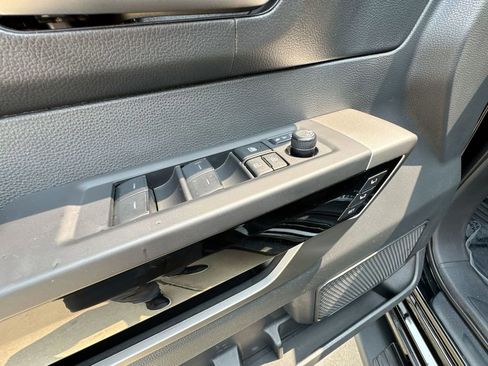 Used 2025 Toyota Tundra Limited image 22