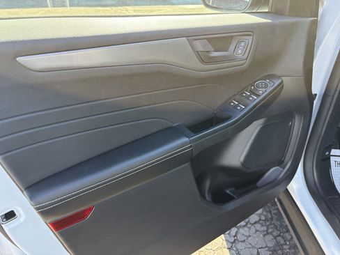 Used 2025 Ford Escape Active image 13