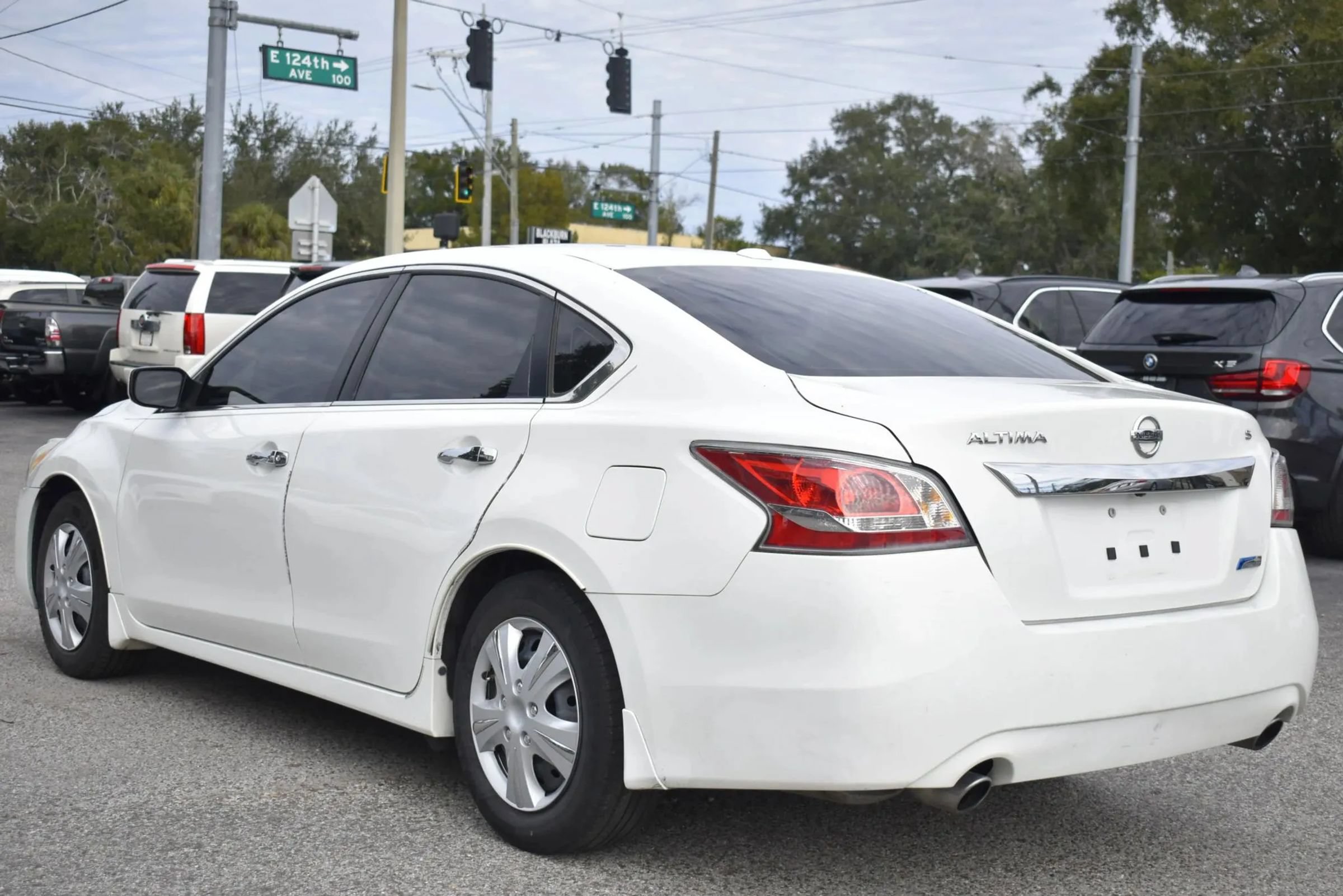 Used 2015 Nissan Altima 2.5 S w/ Power Driver Seat Package FWD image 5