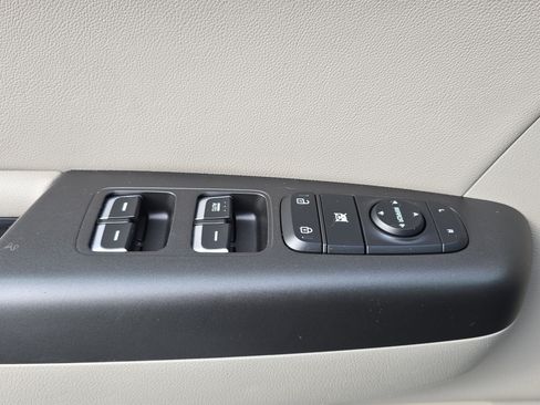 Used 2017 Kia Sportage EX image 24