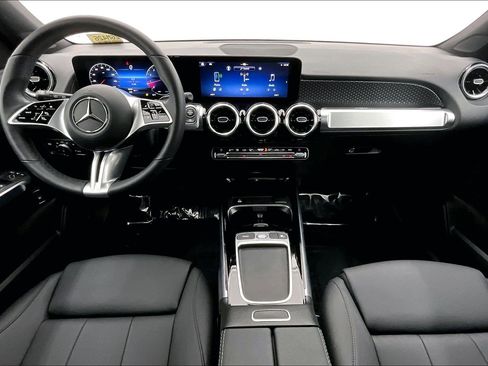 Used 2026 Mercedes-Benz GLB 250 image 13