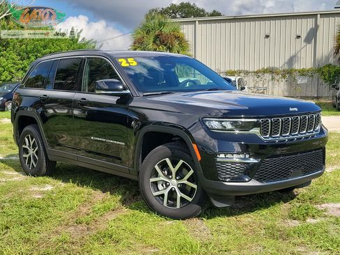 Used 2025 Jeep Grand Cherokee Limited RWD image 1