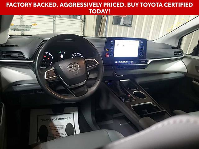 Used 2024 Toyota Sienna XLE FWD image 13
