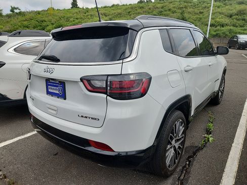 Used 2022 Jeep Compass Limited w/ Elite Group AWD/4WD image 3