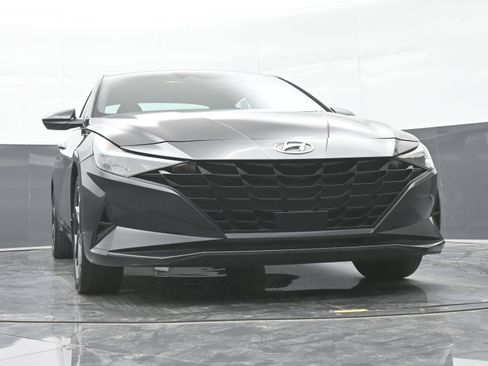 Used 2023 Hyundai Elantra SEL w/ Convenience Package FWD image 42