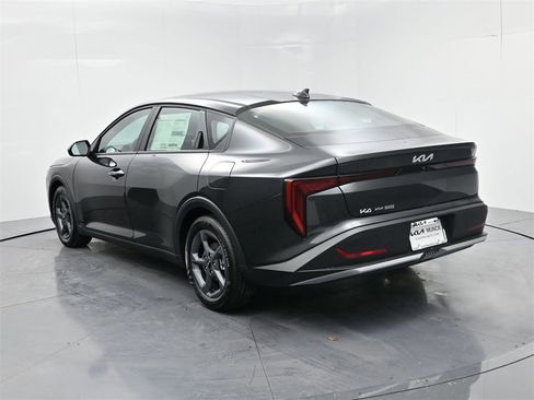 New 2025 Kia K4 LXS image 4